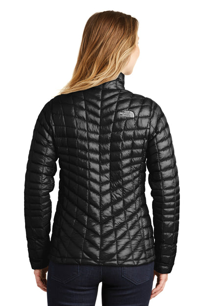 THE NORTH FACEᴹᴰ MANTEAU THERMOBALLᴹᶜ TREKKER POUR FEMMES. NF0A3LHK